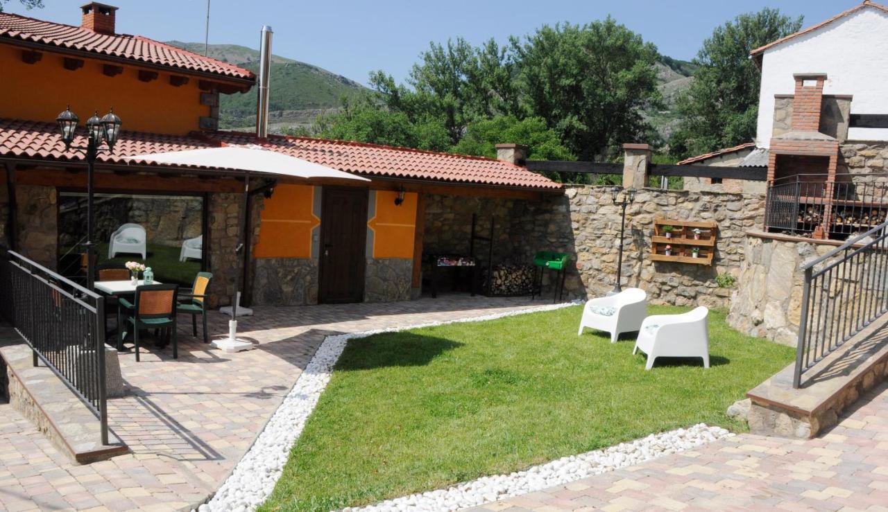 Apartamento Turistico Casas De Manuel La Pola de Gordon Екстериор снимка